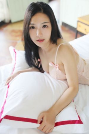老太婆裸体bbb片_720日韩电影在线